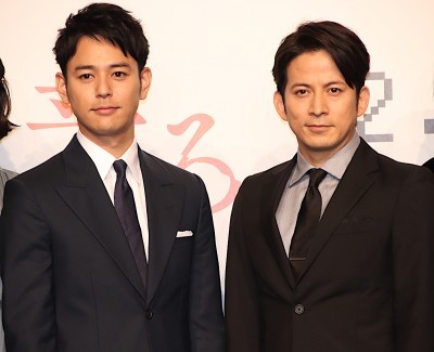 岡田准一、「壁がある」と嘆く妻夫木聡に照れながら“ブッキー呼び”（Movie Walker）