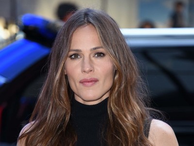 ジェニファー・ガーナー、40歳のCEOと交際6ヵ月（クランクイン！）