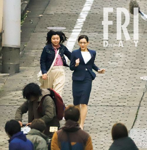 綾瀬が、永野芽郁が、ガッキーが…!有名人「迫力の激走」写真(FRIDAY)