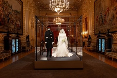 サッセクス公爵夫妻のロイヤルウエディングの展覧会が開幕（ELLEgirl）