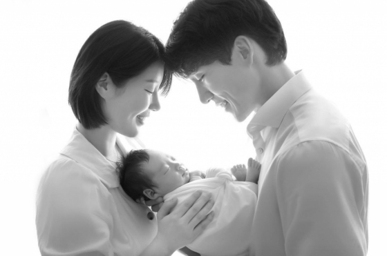 NAVI、生後25日の息子の写真公開…まるで天使のよう(朝鮮日報日本語版)