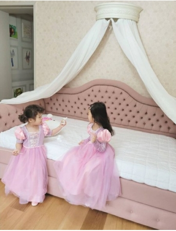 ペク・ジョンウォンの妻ソ・ユジン、「目を覚ましてすぐプリンセスの服を着たいという娘、暑いのに…」(WoW!Korea)