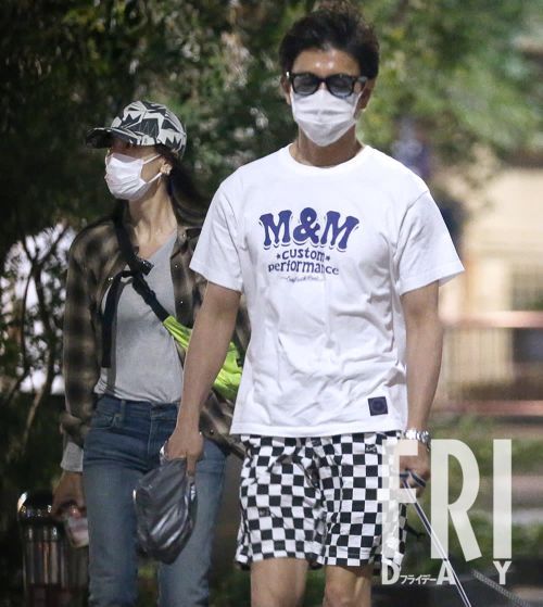 キムタク、北川景子、米倉…芸能人の「輝かしすぎるサングラス姿」(FRIDAY)