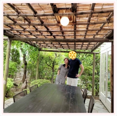 「ラブラブオーラ半端ない」「旦那さま超カッコいい」　高橋真麻、夫に寄り添った“身長差2ショット”に反響(ねとらぼ)