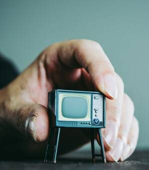 安藤なつ「離婚騒動」はなぜ起きた…？ 芸能人「オン・オフのギャップ問題」のリアル(現代ビジネス)