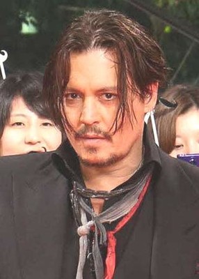 Ｊ・デップ名誉毀損裁判、元妻のＤＶ疑惑を完全否定（日刊スポーツ）