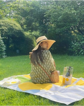 “夫イ・ビョンホン“女優イ・ミンジョン、森の妖精か...爽やか＆清楚美爆発(WoW!Korea)