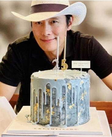 俳優イ・ビョンホン、52回目の誕生日…年齢を感じさせない童顔ビジュアル(WoW!Korea)