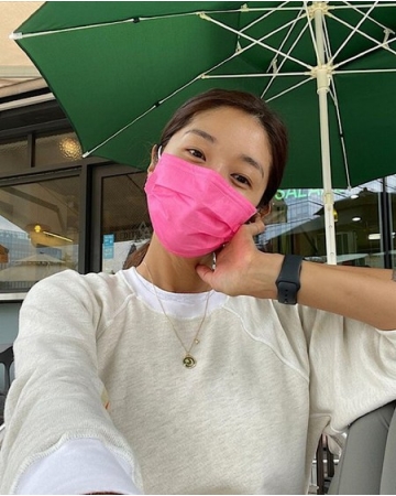 女優キム・ビヌ、54.3kgの自信「断食NO...熱心に食べて運動のみ」(WoW!Korea)