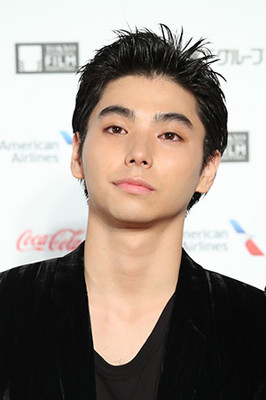 村上虹郎が父・村上淳 ＆ 母・UAへの思いを明かす「育ててくれない恨みがあった」（トレンドニュース（GYAO））