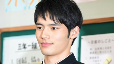 岡田健史、18歳に成長した姿に「かっこよすぎ」と大反響 『中学聖日記』第6話（クランクイン！）