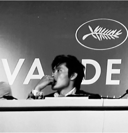 俳優イ・ビョンホン、フランスのカンヌで思い出の写真を公開…16年前と同じ場所(WoW!Korea)