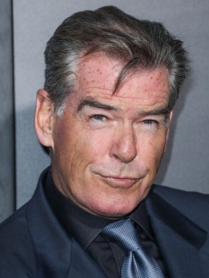 超愛妻家！元ボンド俳優ピアース・ブロスナン、妻の母を伴い外出（Movie Walker）