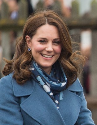 全身着回し！キャサリン妃、英ブランドのコートドレスでキッチンへ！（Movie Walker）