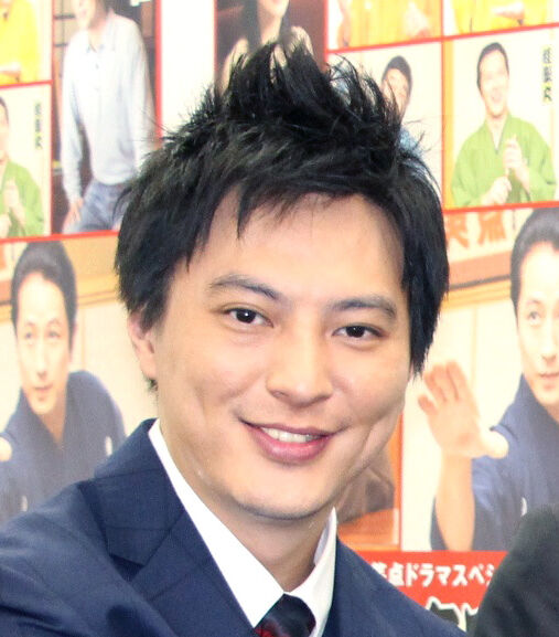 塚本高史、１３歳長女＆１１歳長男との親子ショット公開「素敵親子」「かっこいいお父さん」(スポーツ報知)