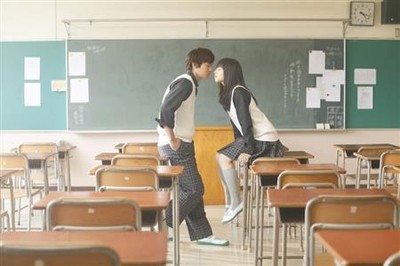 野村周平が桜井日奈子に捧ぐ“初キッス”　初共演の２人が初対面の日に♪（サンケイスポーツ）
