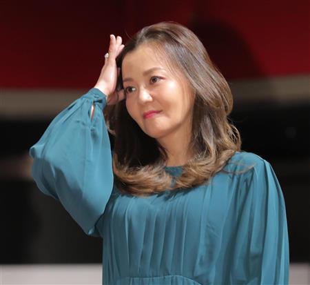 華原朋美、やり手マネージャーと「密着取材」の日々　熱愛報道も男性は交際を否定(夕刊フジ)