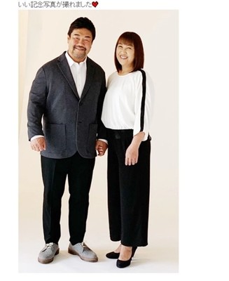 「なんだかんだ、2人で歩んで来れました」　北斗晶＆佐々木健介、“いい夫婦の日”に手つなぎ2ショット（ねとらぼ）