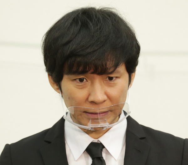 渡部建が「芸能界グルメ王」の座を明け渡す日 ライブツアー中に何軒も食べ歩くジャニーズが新王者か(日刊ゲンダイDIGITAL)