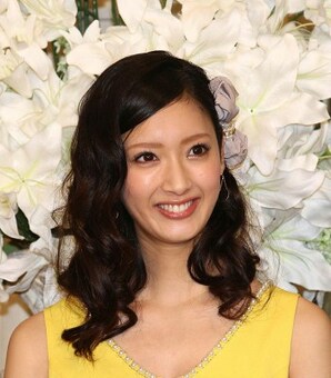 菜々緒、涼しげな「流し目」ショットを披露…惜しげもなく魅せた“圧巻のクールビューティ”(現代ビジネス)