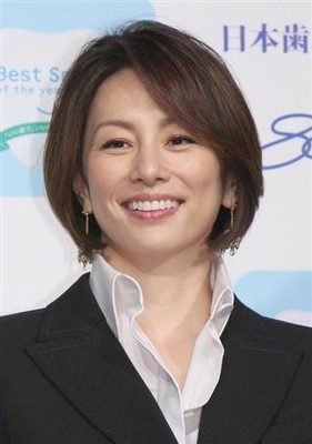 意外な人物から差し入れが…　米倉涼子、驚きの“共演者たらし力”（夕刊フジ）