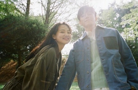 女優ユン・スンア、俳優で夫のキム・ムヨルと変わらぬ愛情“恋人のような夫婦”(WoW!Korea)