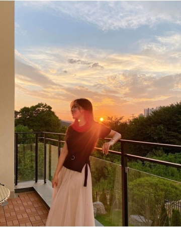 パク・ソングァンの妻イ・ソリ、一戸建て住宅の3階で夕焼け満喫…絵のような絶景(WoW!Korea)