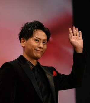 三代目・山下健二郎、ウェディングの「タキシード姿」に大反響…「おめでとう！」「素敵です」(現代ビジネス)
