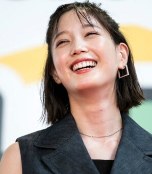 本田翼、まさかの「メイク中」の自撮りに大反響… 「可愛すぎます！！！」「可愛すぎて無限リピ」(現代ビジネス)