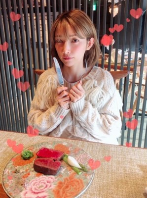 後藤真希、夫の誕生日ランチデート写真に反響「理想のお二人」（E-TALENTBANK）