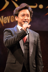 石丸幹二がラウルから怪人へ「運命のようなものを感じます」（チケットぴあ）