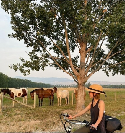 イ・ジン（元Fin.K.L）、ニューヨーク宅でカントリールック公開…ソン・ユリ「帽子かわいい」(WoW!Korea)