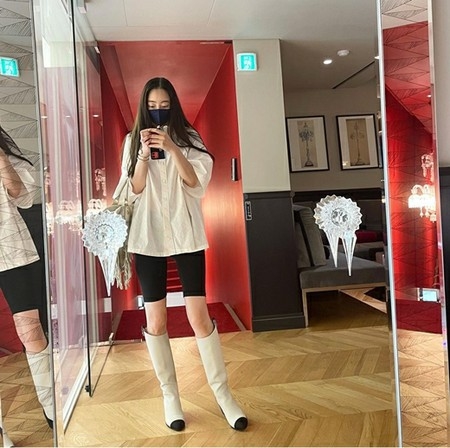 女優ソ・ヒョリム、日常ファッションを公開…夫は「こんなに暑い日にブーツ？」(WoW!Korea)