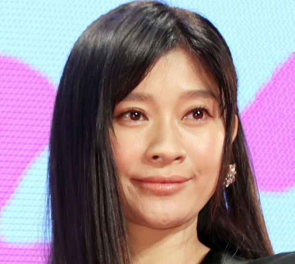 篠原涼子がたどる中山美穂の軌跡 親権は夫に譲渡し自分の生き方を優先(日刊ゲンダイDIGITAL)