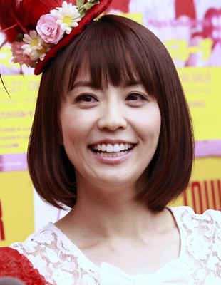 小林麻耶が夫の顔をインスタ公開…芸能界復帰への布石か（日刊ゲンダイDIGITAL）