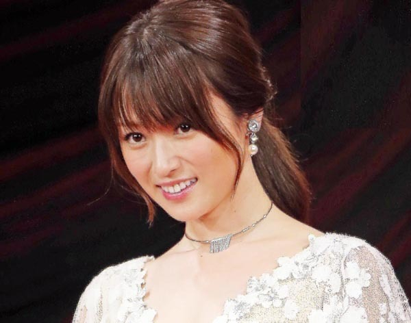 比嘉愛未が代役「推しの王子様」パッとせず…深田恭子の人気が根強い裏返し？(日刊ゲンダイDIGITAL)