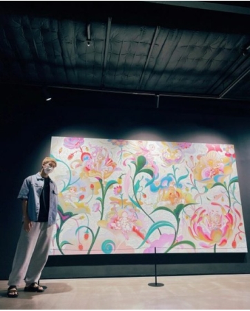 「BTS（防弾少年団）」のRM、絵画鑑賞のひとときを公開…女心を揺さぶる“胸キュンラスボス”ぶりを発揮(WoW!Korea)