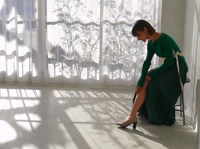 後藤真希、スカートから美脚のぞかせる写真公開で「超絶美脚です」「美し過ぎ」の声（E-TALENTBANK）