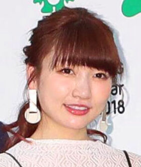 あいのり桃の夫「しょう」さん、家族写真を公開「たろが爆誕したかと思えば、瞬く間に100日祝い」(スポーツ報知)