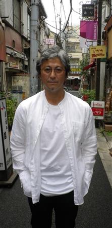 小説「二人の嘘」大ヒット、作家・一雫ライオンに直撃　脚本家ではできない「地の文」を表現したかった(夕刊フジ)