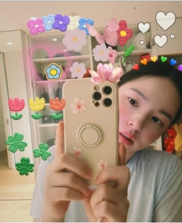 女優ミン・ヒョリン、高級邸宅で近況自撮り公開(WoW!Korea)