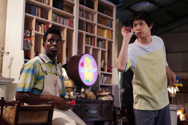 渡辺大知“影山”＆菊池風磨“飯塚”らが“運命の人”を探す！20人の女性が研究所に集結＜イタイケに恋して＞(WEBザテレビジョン)