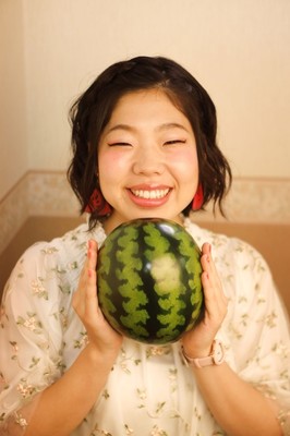 『フルーツ宅配便』出演で注目の個性派女優「うらじぬの」とは（デビュー）