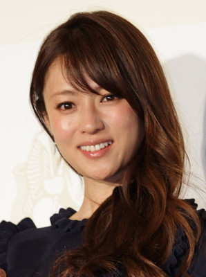 新恋人にも醜聞報道が…深田恭子“亀梨に見切り”は吉か凶か（日刊ゲンダイDIGITAL）