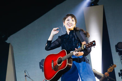 阿部真央が10周年記念ライブ「今日は幸せです」（日刊スポーツ）