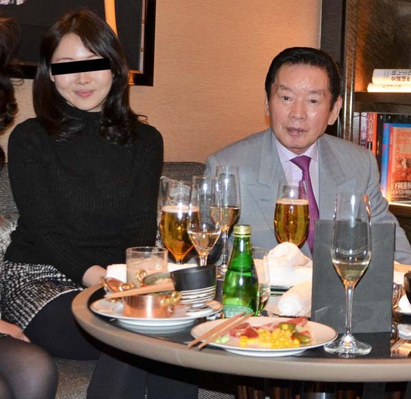 愛人の菜々ちゃんが「1日3回」の技を説明し始めた【紀州のドン・ファンと元妻 最期の5カ月の真実】(日刊ゲンダイDIGITAL)