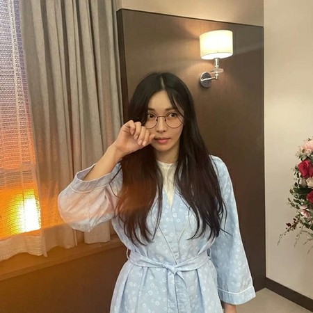 女優キム・ソヨン、「ペントハウス」のチョン・ソジンはどこに？ メガネでおしゃれ(WoW!Korea)