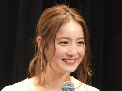 佐々木希、初の“ウルフ×パーマ”ヘアに 「美しすぎ」と絶賛の声（クランクイン！）
