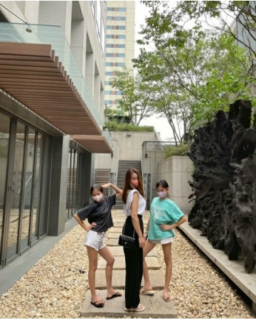 “タイ居住”ヤン・ウンジ、日常を公開…小学生になった娘たちの“モデル並み”のスタイルが話題(WoW!Korea)