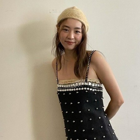 女優イ・ヨニ、愛らしい笑顔に胸キュン...独特の帽子も完璧に消化(WoW!Korea)